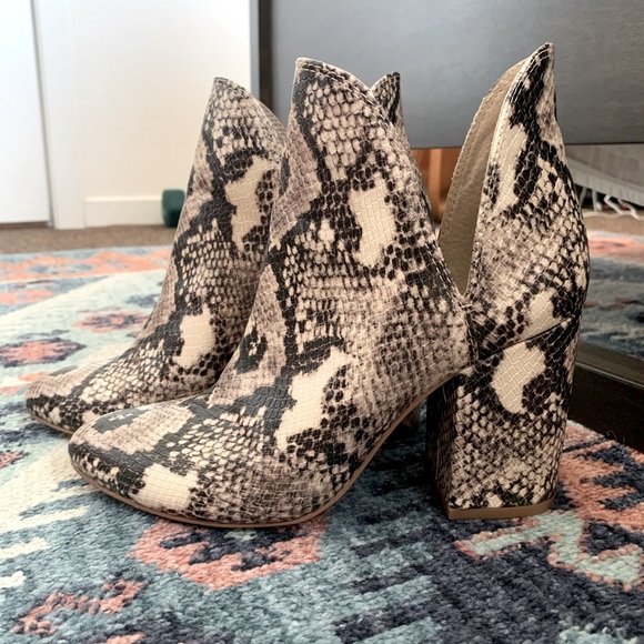 Steve Madden Snakeskin Heeled Booties - Picture 1 of 6